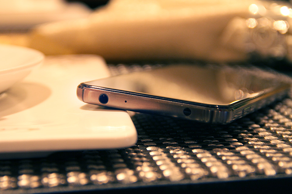 �ֻ�����Ϊ3.5mm������ס�