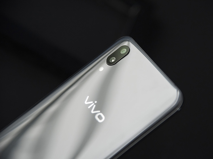 ˫����õ���������ƣ�ֵ�����ҵ�������ͷ��û�й���͹�𣬷���������Ҳ������ҡ������