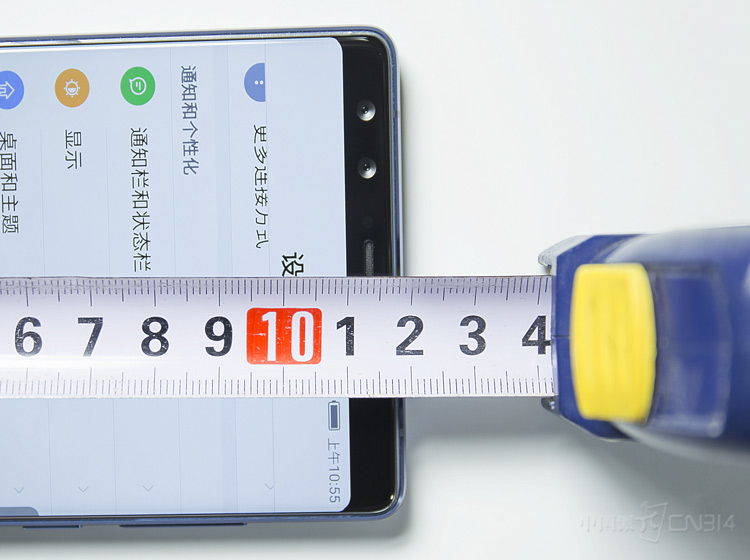 Ŭ����Z17S���ϱ߿��Լ��8mm���ң�����խС�Ķ�ͷ�ϻ�������ǰ��˫�㣬��������ģʽ�������кܴ�ɱ������