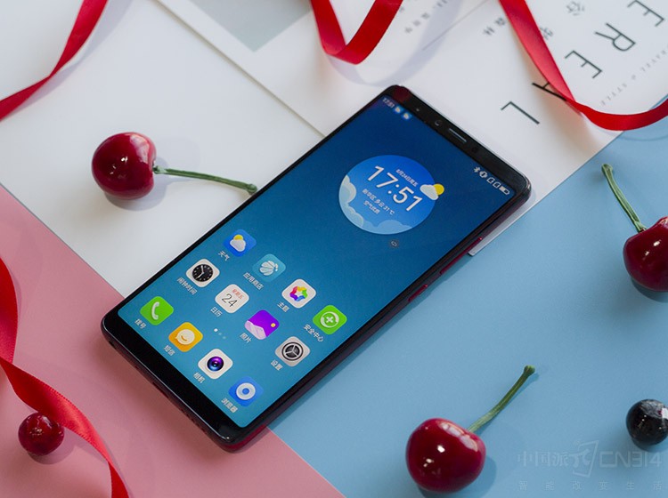 ���ˣ�N7pro�������Ļ��СΪ5.99Ӣ��,������18:9�ı�������Լ�86%�ĸ���ռ�ȣ���������Ҳ�Ǻܲ����ģ�