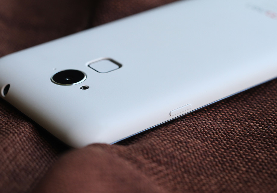 ���ˣ�����Note3��������������3000mAh�ĳ����أ������ǧԪ����˵���ǱȽ��ټ��ģ��������������Ų������û�ʧ����