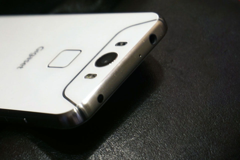 Gigaset����160������ʷ��Ʒ�ƣ������ڳ�Ϊ���������Ͽɵ�����Ʒ����������ۺϽ��������Ӧ�̡����Ƕ���ᵽ���¹�Ʒ�ʡ���һ˿�����ĵ¹�������һ����еĻ��򣬵͵�������ı����ڲ�Ʒÿһ��ϸ�ڡ������¹�Ʒ�ʡ����嵽Gigaset�ֻ�����˵�����ǡ�Ϊ��õ��û��������ơ���