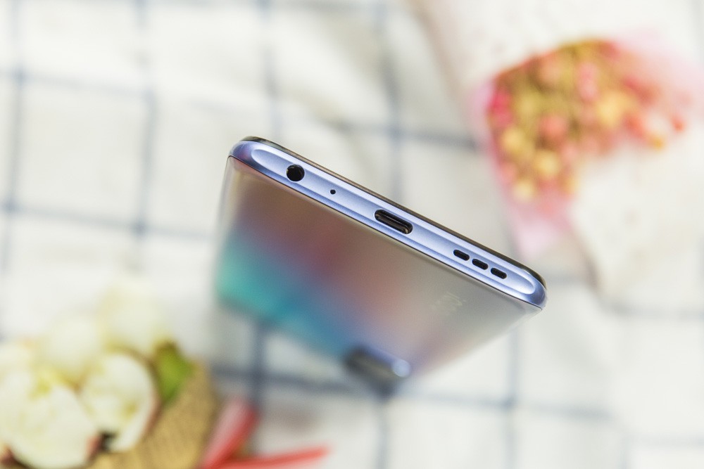 ͬʱiQOO Z3˶֧֡4DϷСҺɢϵͳ涼ϷУӾٿ涼㡣һʱͷоƬɢȷϷʱ֡У֡