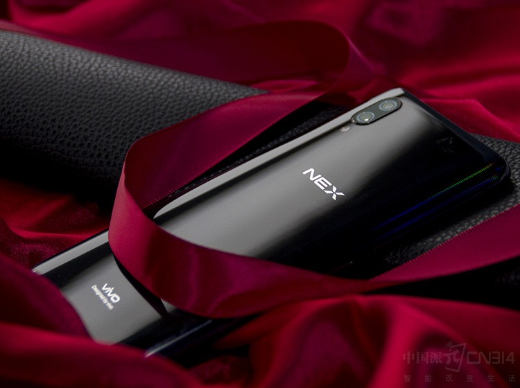 ���ֻ�������˵��vivo NEX�������ĿǰΪֹ�����ֻ�����Ϊ��ɫ��Ʒ֮����ۡ����ܡ���Ӱ�������ԣ����������޿����ޡ�