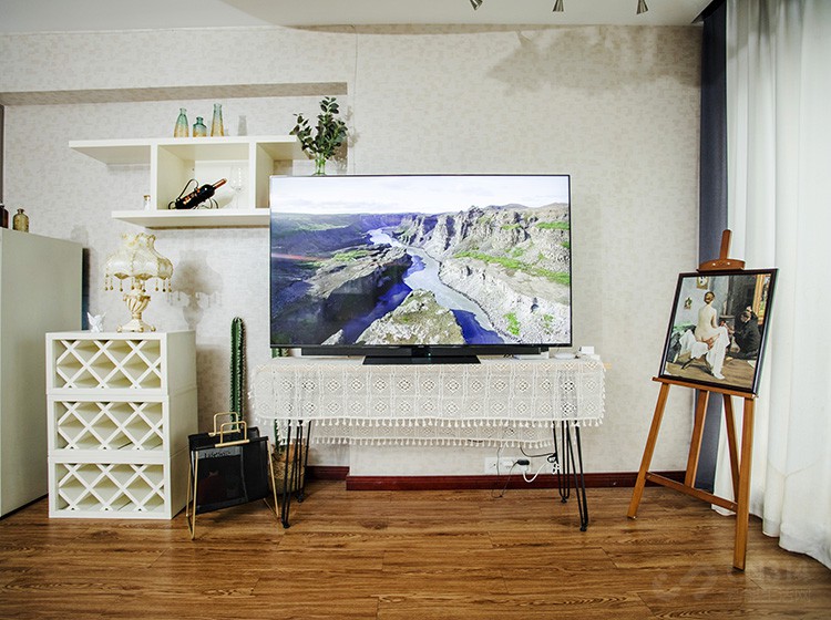 ����OS�������ڴ�֮�£���������ҫ�ǻ����ͻ�Ϊ�ǻ����ϳ����ˡ�����ҫ�ǻ�������ʱչ�ֳ����ĺ�Ը��ͬ����Ϊ�ǻ����ķ�����û��չ��ʲô��δ����Ը����ǿ���˲�Ʒ�ĵ��ӹ��ܣ��Լ�����OS�����ڡ�δ�����԰쵽���£�����ȥ����һ�����ܻ��̶Ƚ�һ����ǿ�ĵ��Ӳ�Ʒ������ʵ�ϣ���Ϊ�ǻ���V65�ı���Ҫ�������еĸ��á�