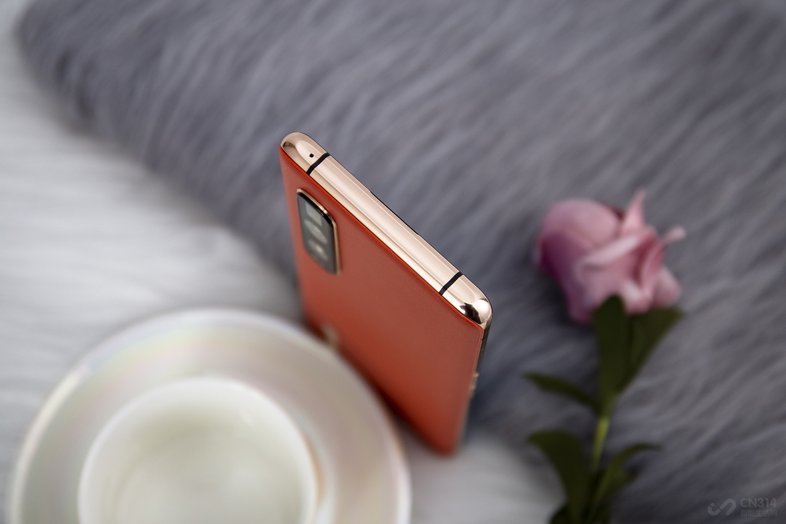 ����֮�������ɫʹ�õ���Ƥ��������Ƥ������PU����Ƥ�������ճ�ʹ���������ŷ�ˮ���ͣ������͸��¿����۵����ԡ�