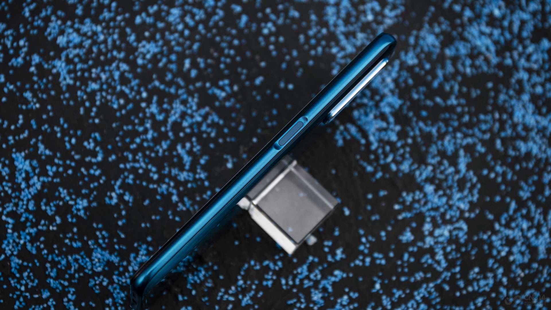 �������Ҳ������ǰѵ�Դ������ָ��ʶ��ģ��������һ�����������ʵ�����������ڼ۸��棬realme X50�����ˡ���Խ�����������ӵ����˶�����Ļ����ϻ�������2499Ԫ�𲽣�����˵�Ǻ��������ˡ������������ô���������û��