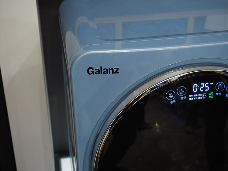 ����ʱ�е��ǹ�ɫ����������������������Ⱥ��