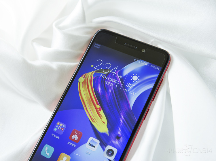 �ֻ���Ͳ��ǰ������ͷ�������������������ֻ��Ϸ������ں�ɫ���Ĺ�ϵ�����Ǽ������ܲ����������Ĵ��ڣ�һ�廯���зǳ�������