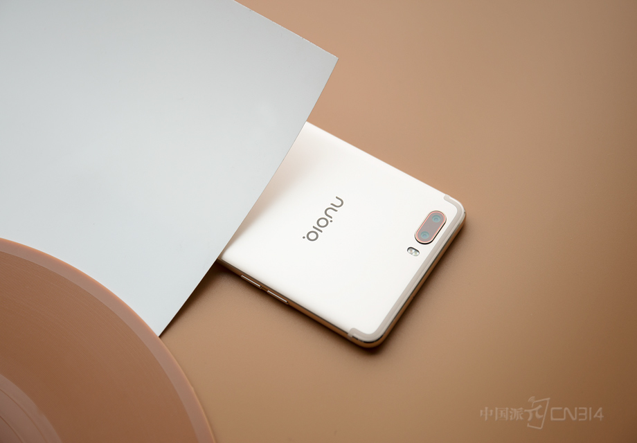 ����˫�㼼����NeoVision��Ӱϵͳ������ѵ�����֧�š��������黯������֧�������պ�Խ�������ģ��ǳ�ǳ��ǳ����Ч�����黯Ч�����絥��һ�㣻ȫ�µġ�������������ܣ�Χ����������һȦ��Ȼ��Ϳ����ڻط��н��ж�Ƕȵ�ȫ��λ�ۿ���