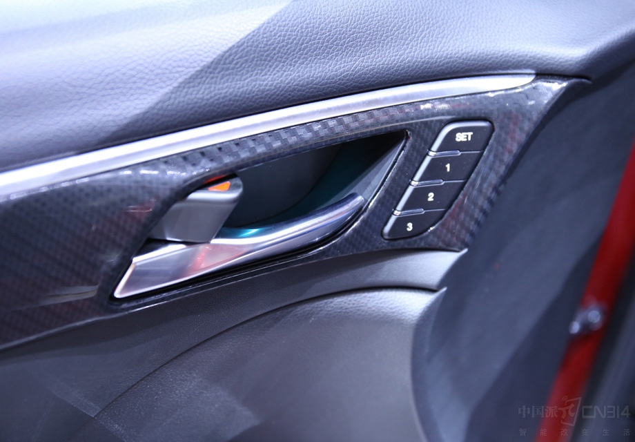 �����䵲���봫�����¶�����ͬ��