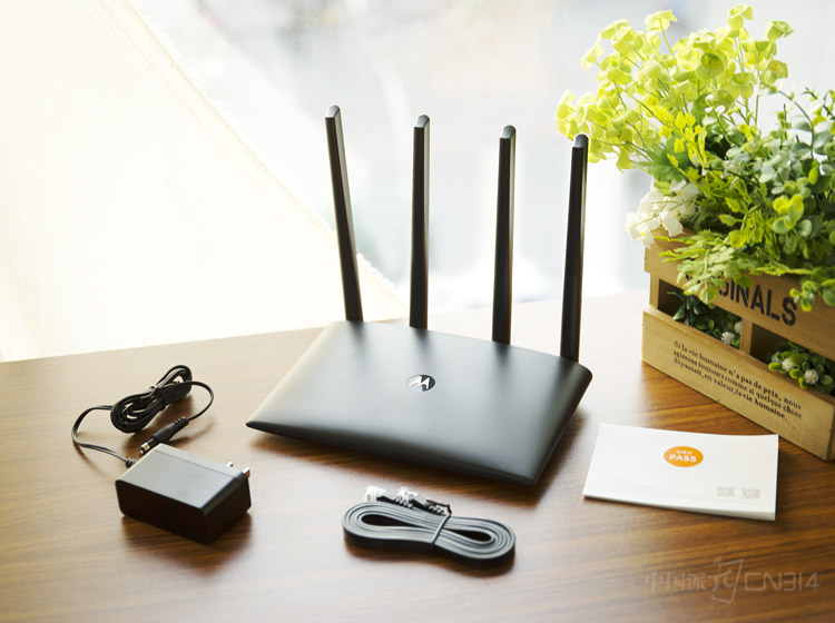 ��·�����䱸ȫǧ������ӿڼ�˫��CPU�����������������������Ƶ�1300M 11AC����˫Ƶ��