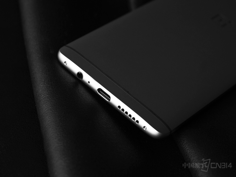 �����ײ��߿�Ŀ��ڷǳ��࣬�����ֲ������ҡ�