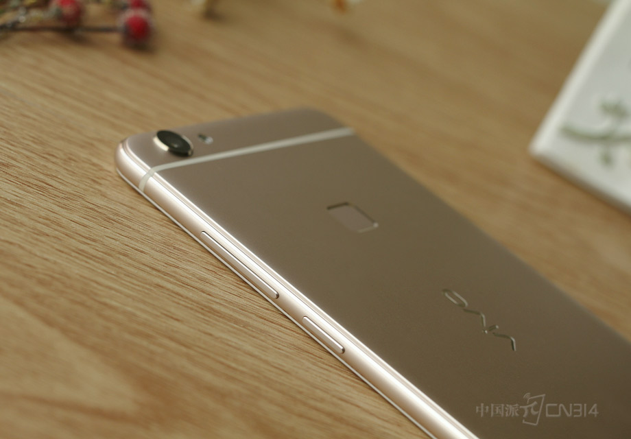 �Ҳ����������ڰ����͵�Դ�����ǳ����Ϲ��˵�ʹ��ϰ�ߡ�