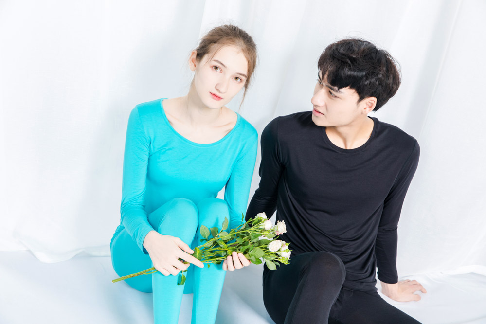 ��Ȼ�������ʵĴ��Ÿ��ܺͲ����йأ�Ҳ�Ͳü������йأ��UһWarm+������ů�²�������������ƴ�ӹ��գ����ĸ����ߡ�һ�����ߺ�һ�����������ƴ��·�ߣ��ǹ��ʹ��ϵ�ISO607�������ߣ����иߵ��ԡ�ƽ̹�Ҹ�ǿ�ȵ�ƴ��Ч������Ϊƽ���޺ۣ����Ը��ܲ���ƴ�ӡ�