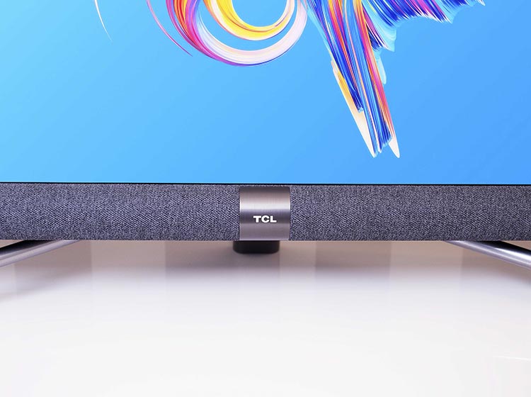 �������롰TCL����logo�϶�Ϊһ��������sound tube��۵������м䣬����ʱ�иС���ʿ�ҵ�������������C6�͵����ں���һ��չ�ֵ����쾡�¡�