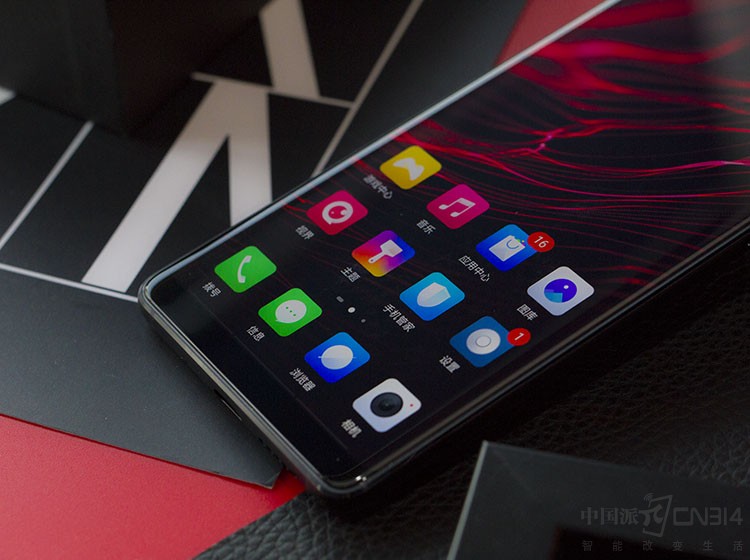 ȫ�µ�nubia UI6.0ϵͳ���������Լ����������ֻ�����ɫ�ʸ��Ӷ�Ԫ������һ������10��+������AI���ܷ���Ƭ��AI���������Լ�����ϵͳ������Ż������ֻ�Խ��Խʡ�ģ����ֻ������㡣