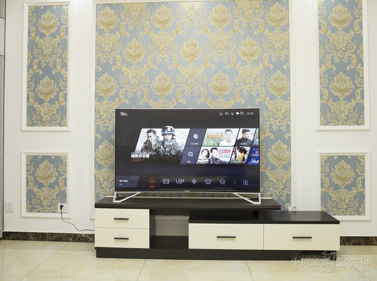 ���������ӵĵ���Խ��Խ���������ڶഫͳ����Ʒ�ƾ���ӿ�롣�������TCL�Ƴ��Ļ�����Ʒ�ƣ�������Լ۱Ⱥ͸�Ʒ�ʣ�����һ���������Ǻ����뷨�ġ�I55�����׿��Ʒ����۷���Ҳ�Ǻܾ�տ��