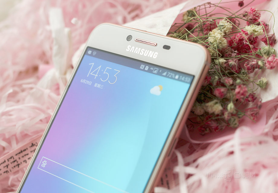 ��������Ҳ�ǳ������ǣ������ԳƵ���ƣ�Ҳ����ϲ��һ��800������ǰ������ͷ��ͬ���䱸f/1.9���Ȧ������Ч��Ӧ�ò�����