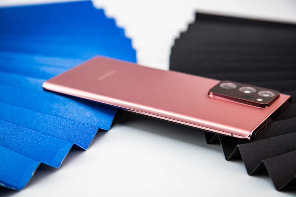 �������ģ͹��Ƚ����ԣ���һ���������ĳЩ�û���̫��Ӧ������ͷ�����Ĳ����ǳ��ߣ�Ԫ����ռ�ݵĿռ�Ƚϴ����Բ������ߡ���������ֱ���1.08�����صĹ�����㣬1200�����س��������ͷ��֧��5���佹��50�����ֱ佹��1200������Ǳ��ʽ������ͷ�����м���AF�������������ճ������ʺ������ٶȶ�����������