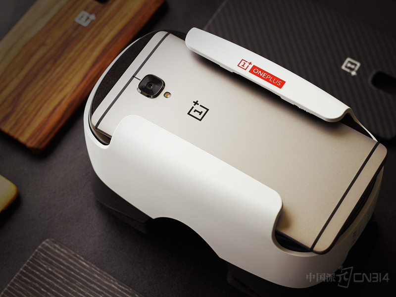 һ��LOOP VR�۾�����һ��3�ֻ����ɣ��ǳ��ļ򵥡�