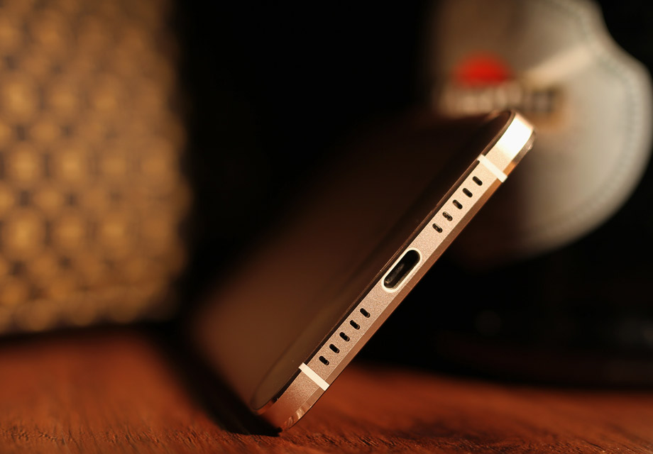 �����ײ������˶Գƿ��׵���ƣ�������1s��û�в����˶Գ�����������ƣ�ʵ���Ͻ����Ҳ�Ϊ���������ӿڷ��棬��1s������ʱ�»��ȵ�type-C USB�ӿڣ��ܴ����������͸�������ݴ������顣