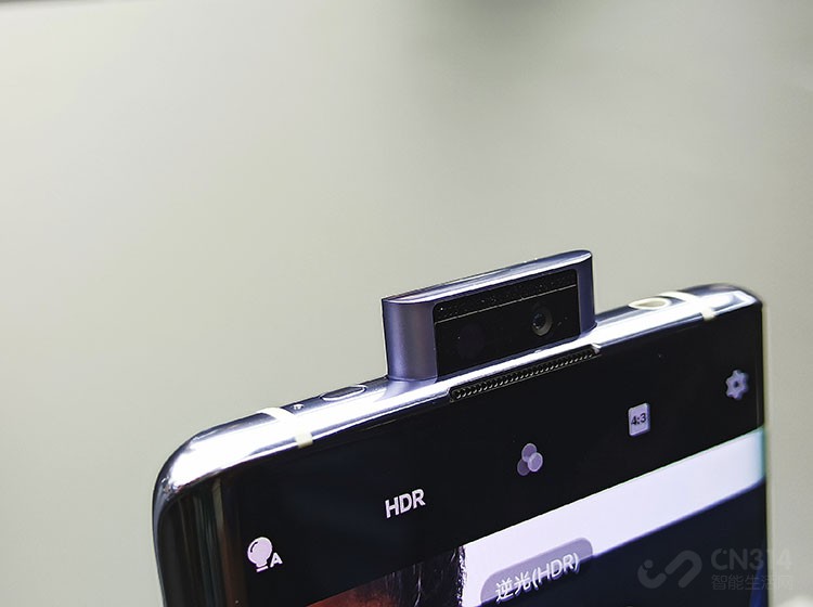 ˵Ӳ棬855 Plus콢ڴ涼ǸûãUFS 3.0+LPDDR4X洢ϸ콢䡣ͬʱ5GҲʤvivo65GߣΪľȫλշźţ5G糬ʡӳٵҡ5GķԾ飬ԵЩڴλˣ涼öãǴ;