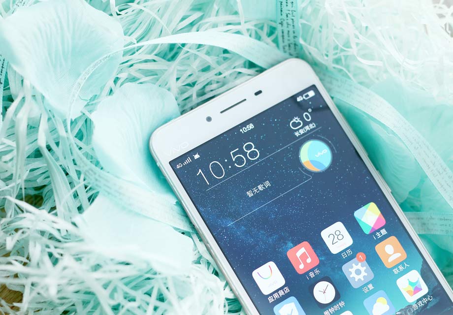 ����֮�⣬vivo X6 Plus��Ƶ������ӡ��콢����X6 Plus������vivo������ESS��˾��ͬ�з���Hi-Fi����оƬES9028���˷�оƬES9603���߱�����Hi-Fi������Ч������vivo X6��ʹ��AK4375��ƵоƬ�����߲��������ġ�