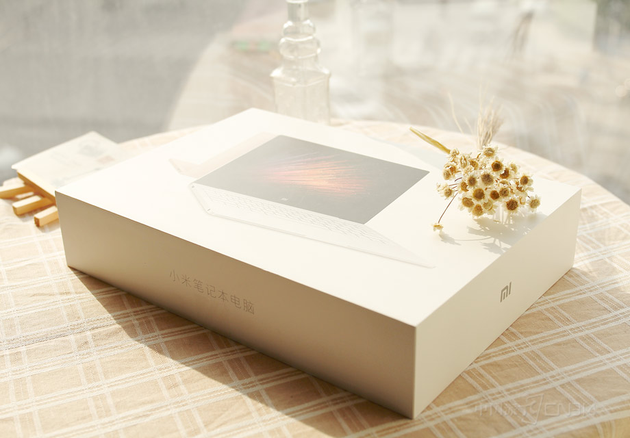 С�ױʼǱ�Air�İ�װͬ��ʱ���ֻ��кܴ������֮����ͨ���ɫ�����ϳ�����������ͼ�ͱ������½�����������Ϣ�⣬��û�ж���ĵ�׺�����Լ�ࡣ