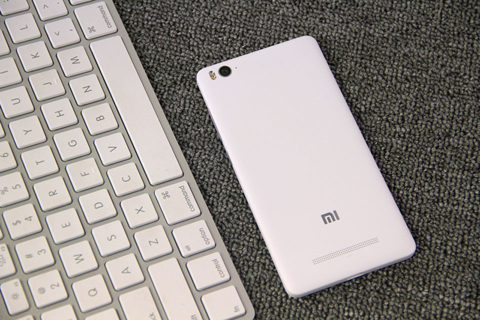 �����Ų����˾�̼�������ǣ��������ƹ⴦����������ʮ��ϸ����ͣ�û���κο����С�