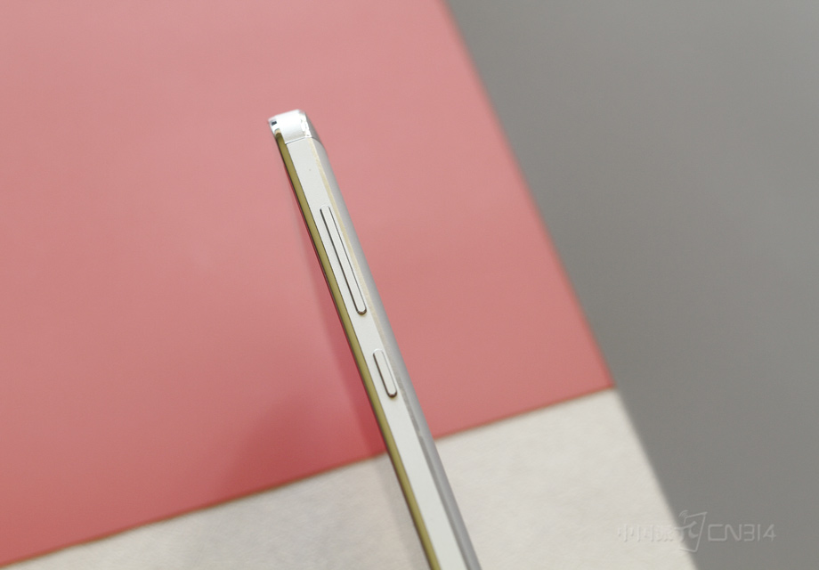 cool1�ֻ��������Լ�Power�����ڻ������Ҳ࣬�������úͻ���һ���Ľ������ʣ��������̷ǳ����ʡ�