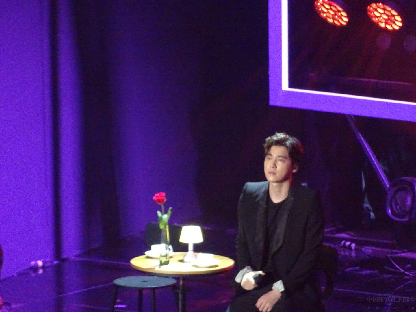 ���׷壬�͵���Ĭ��ʵ������Ա����ǰ��OPPO R9s�д�����R9s���������¶��Ƕ����۹ھ�������