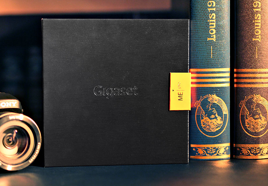 Gigaset ME pro�İ�װ�����Ȼ�ǳ��ȴ����ĺ�ɫΪ��ɫ����