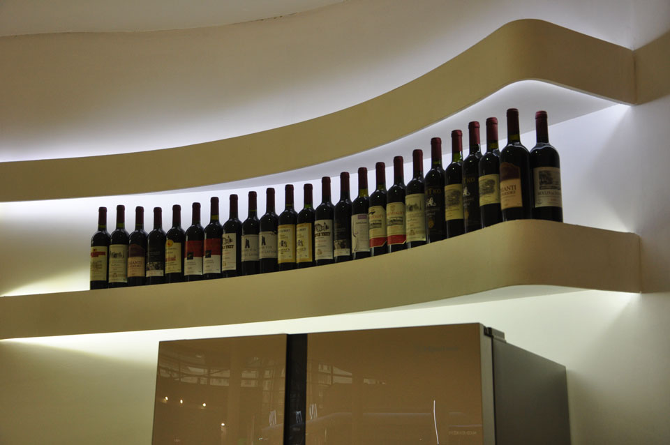 ���м��ϰڷŵĺ�ơ�����ܺȾ������|�������ܼҾ�