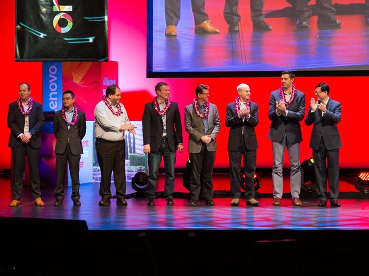 ��ʦ����ֳ�����Ԫ�������/������������׿Խ��Ա���䷢�˴󽱣�������Ϊ������Ӣ�ۡ���