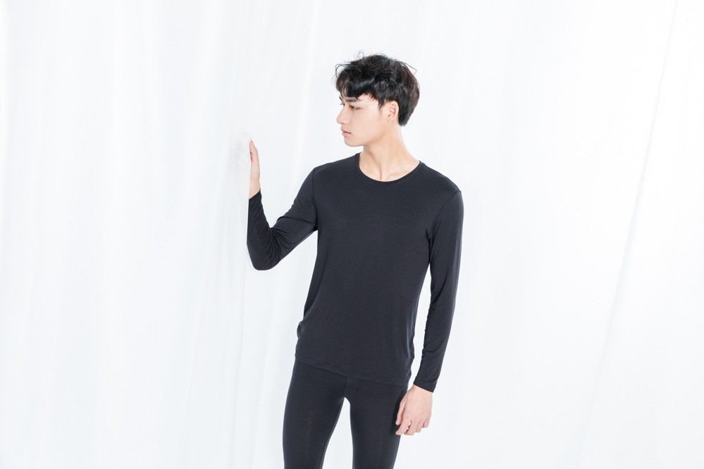   ������Ϊ��������൱������ĵڶ���Ƥ��������37����������崦�����ʡ���ů��״̬���Դˣ�Warm+������ů�±�ʹ����33%�����ű̳�ϸ����ά����һ��ά�������ձ�������Ĳ��Ϲ��գ�����ɸ����������в����������¡��ײ�������������������ʼ��������37��ı���Ч����