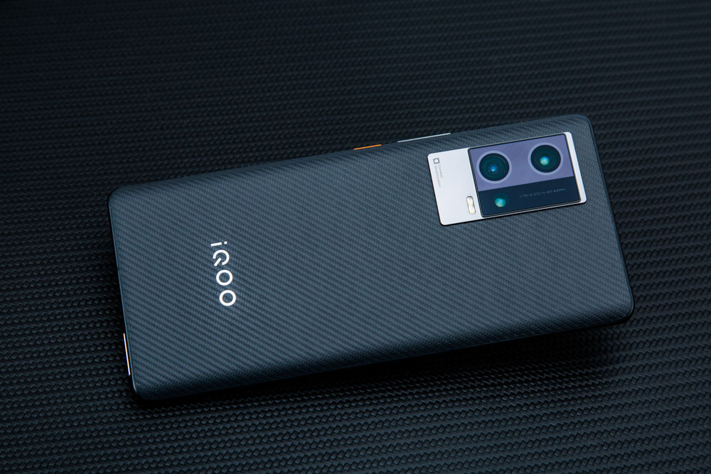 传承速度美学 iQOO 8 Pro赛道版精美图赏 iQOO 8 Pro,E5发光材质,骁龙888 Plus,