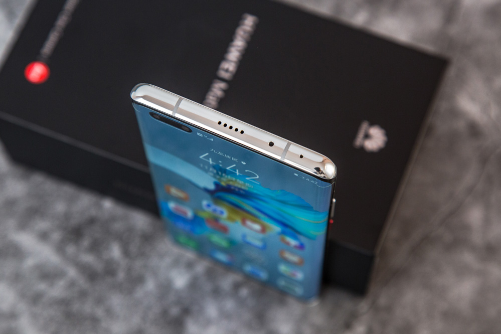 Ϊиõϵ飬ΪMate40 Pro˫ƣ¶пףǿȻˣĻȻ߱IP68ķˮղС