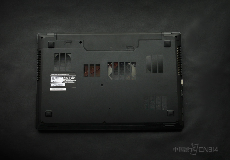 ��D����Կ�����CPU/GPU�������˻��������Գ�ʽɢ�ȿף�����˫��������ڲ������ӳ���ͭ�ܣ����Ĳ���ɢ��Ч���������û���Ҳ���õ�����Ϸ������ͻȻ�����ˡ�