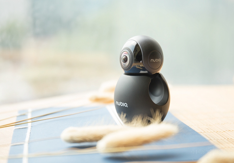 �䱸����210�ȹ�����۾�ͷ�� F2.4���Ȧ��������ͼƬ�ֱ���3008��1504����Ƶ�ֱ���2560��1280��2K��Ƶ���ʣ�֡��30fps����֧��3K��Ƭ���ʣ�֧��360�㳬ǿȫ�����㡣�������Ի������Ч����С����Ч������ˮ����ģʽ��͸��ģʽ��Ч����