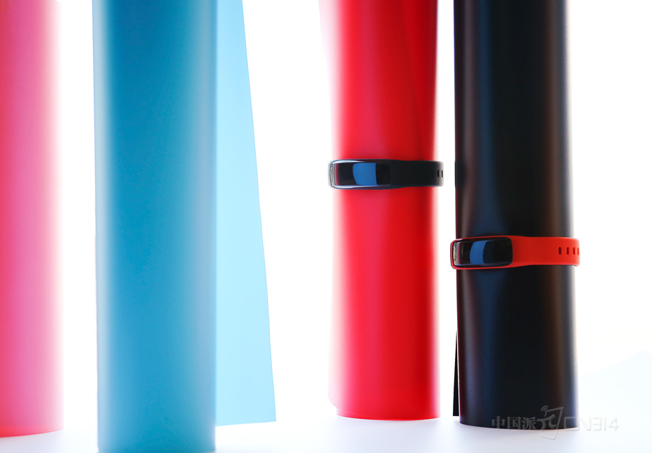 �������ʾ����Ϊһ�壬��ɫ�����Σ����������������ʸ�ǿ�ҡ�