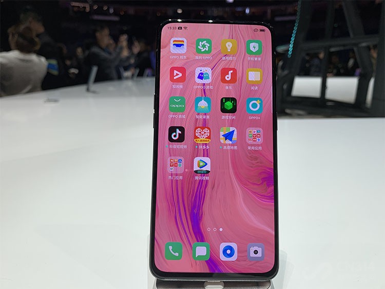 Renoϵ�������䱸һ��������ȫ��������׼�����ĻΪ6.4Ӣ�磻��Reno 10���佹���������6.6Ӣ��ȫ�������°Ϳ���Ϊ3.5mm����ռ�ȴﵽ��93.1%���ݹٷ����ܣ� Reno����Ļ���������ͷ�����ϣ�������������DCI-P3��ɫ�򣬶��ҹ����Ż�������8%��Ҳͨ���˵¹������������֤��OPPO�ر�ǿ��Reno����Ļ�ڵ���������Ƶ����������DC���⣩��