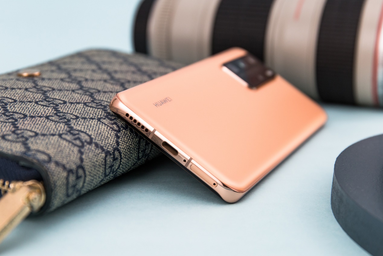 ײΪףType-C˷翪SIMۡP40 Pro֧40W߿27W߳䣬֧߷硣4200maHأƾû990ϣвı֡