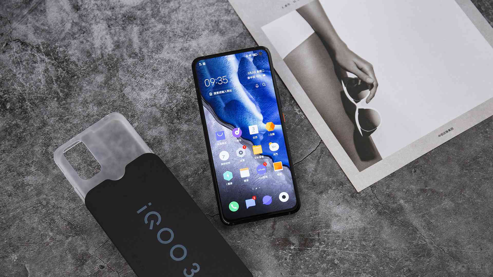 ��Ϊһ�������ˣ�����һ����ֻ��ı�׼����������ǿ�������þ��������Ĺؼ���ǰ��ʱ�䣬iQOO 3��ʽ�������ųơ��������ٶȡ�������ʹ�õ�����������Ŀǰ��Ϊ�����ģ���ͨ����865+LPDDR5+UFS 3.1����ϳɹ�ͻ���˰�����61����ܷ֡�������ˣ���������Ҳ�������·�񣬸���ʱ�г�������Ҳ���ͨ��һ��ͼ������ϸ�˽�һ�°ɣ�