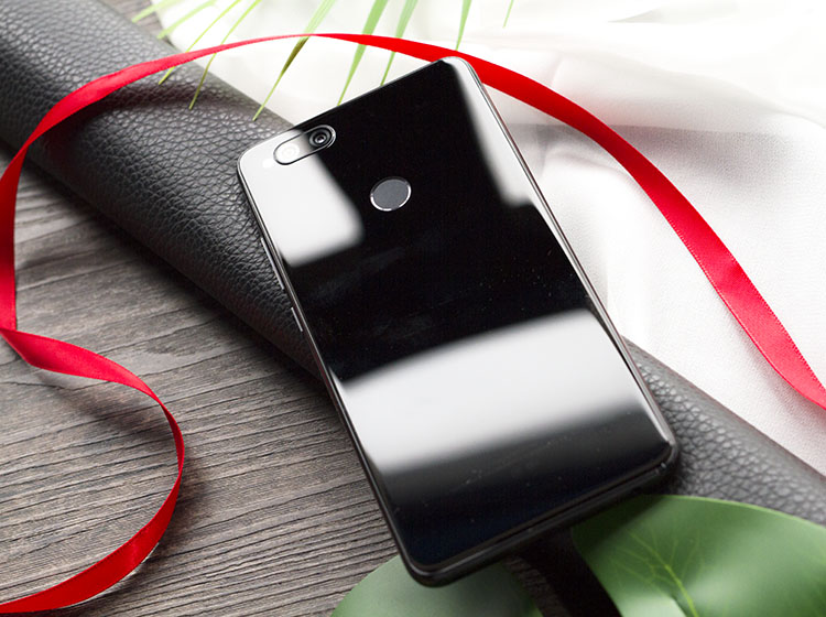 8��21�գ�360�ֻ��ڱ���751D��PARK��һ�����ٿ�����֮���� ������������Ʒ�����ᣬ��ʽ�Ƴ�N7 Pro��N7 Lite������Ʒ��ǰ���ۼ�1999Ԫ�𣬺����ۼ�1199Ԫ�𡣶�����������N7 Lite��