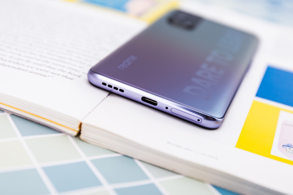 ôֻ¶˾ǴϤˣType-CӿڡͨͲSIM۵ȵȣϡƽĶֵһпλϲõǽԭʼʸе׹ƣ⻬ԲͬʱҲܴԳɫץָС