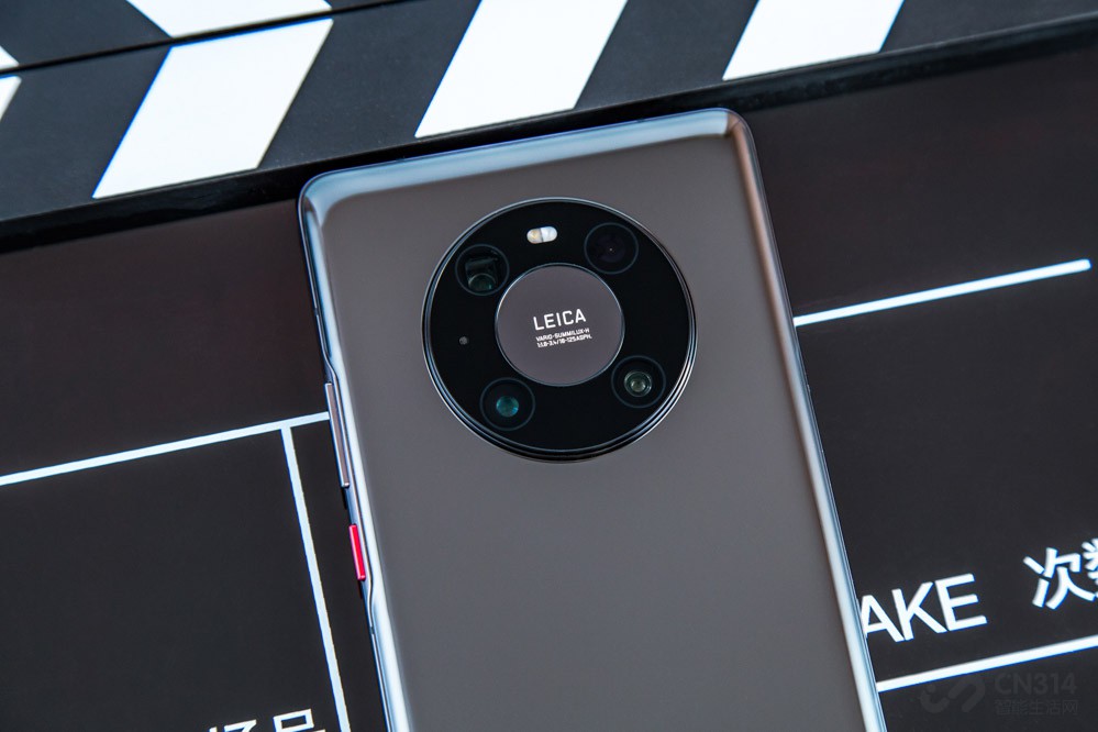 ���շ��棬��ΪMate40 Pro�����������5000�����س���֪���㣬��1/1.28Ӣ��Ĵ�CMOS��CMOS�ߴ�Խ�󣬽�������Խ���㣬���⡢ҹ��������Ч���ͻ�Խ�á�ֵ��ע����ǣ�������Ĵ���������ȫ���׿RYYB��ɫ���С��ĺ�һ�����ںϡ�ȫ���ذ˺˶Խ���������һ���Ĵ���������Ϊ��һ�γ�Ϊ����ҵ�Ŀ����ߡ�