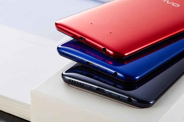 vivo Z1ӵ�д��Ժڡ���ʯ������Ľ����ɫ��ѡ����һЩ���������£�����ֳ����籦ʯ����Ӿ�Ч����ͬʱ���ָ���Ҳ���㱦ʯ��Բ��Ĵ��С�