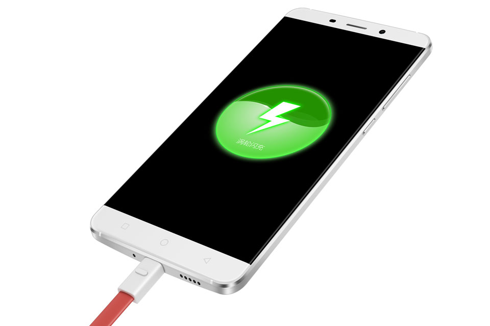 3700mAh��typ�����ܶȸ�ѹ����ӵ�أ�9V/2.2A�������似�����10���� ͨ��4Сʱ