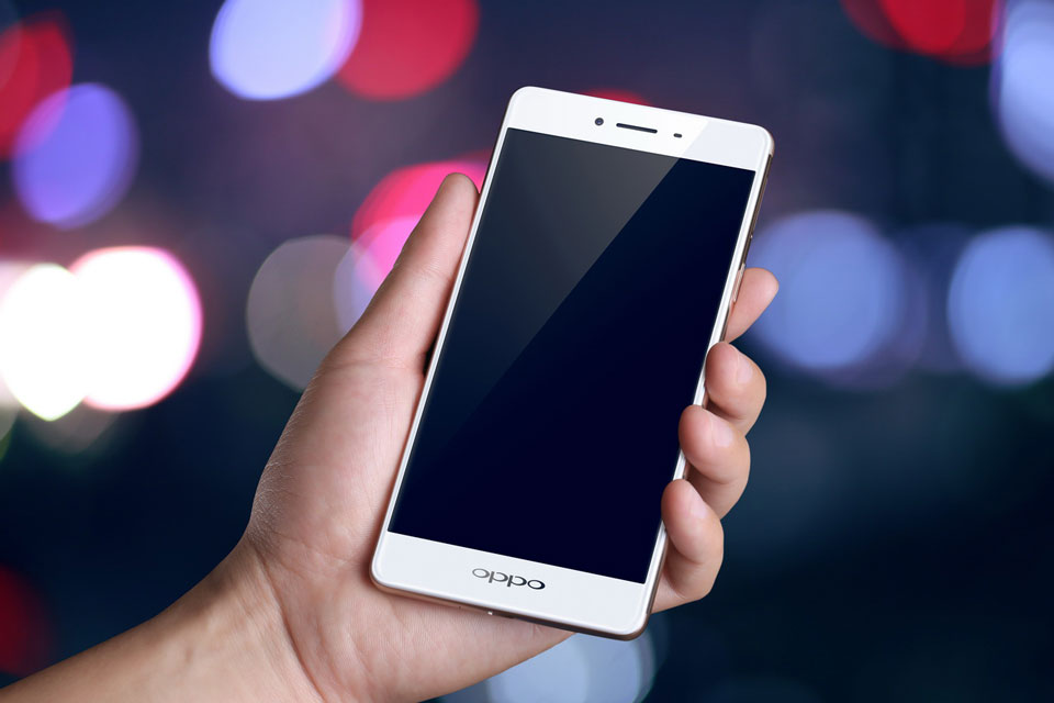 OPPO A53ѡ��5.5Ӣ���2.5D�����������洫ͳ��ƽ�沣������Ļ��Ե��Բ�����ŵ�����������п���ɣ��������Ѵ��С�